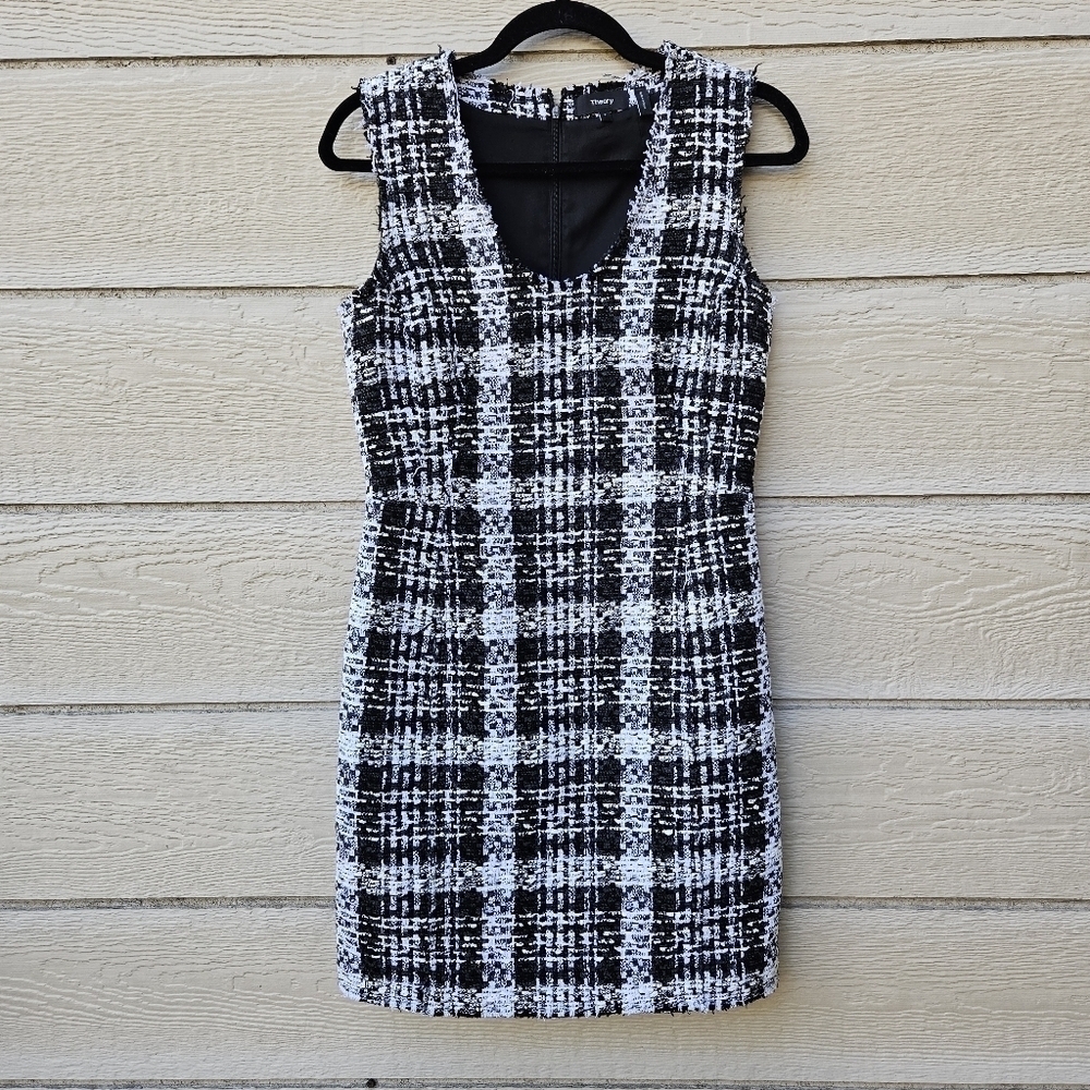 Theory Sculpt Dress in Rubber Tweed plaid black white sheath size 4